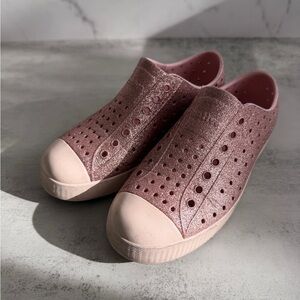 Native Kids Sparkle pink Slip-On Water Shoes Size J1